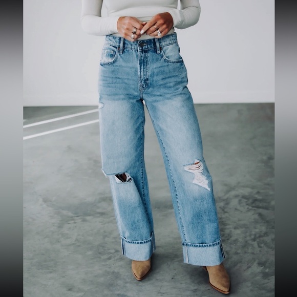 Hidden Denim - Hidden Baggy Jeans Size 30 Medium Wash High Rise Distressed Cuffed Hem NEW